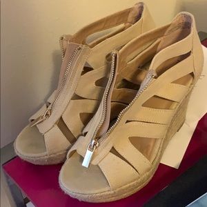 Barely worn nude wedges!